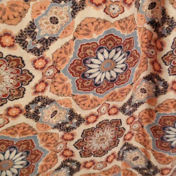 Xhilaration Flowy Tank - Picture 3 of 4